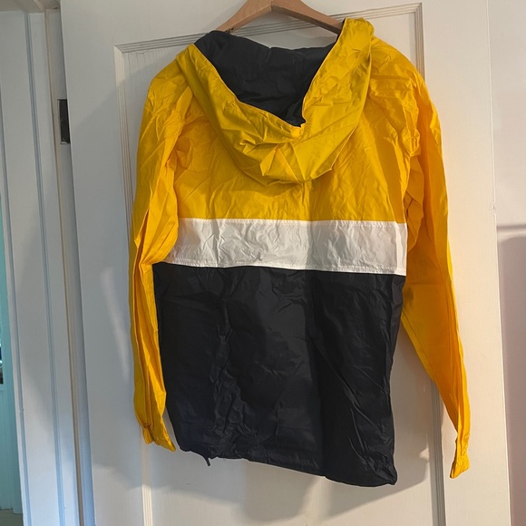 Gap Factory Anorak Windbreaker with hood and pockets includes bag - Picture 2 of 7